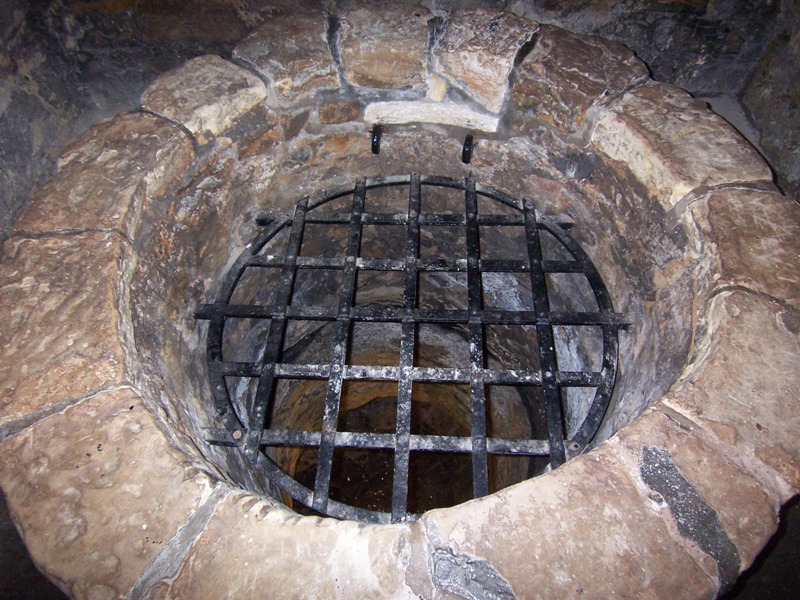 StAndrewsCastlepitdungeon