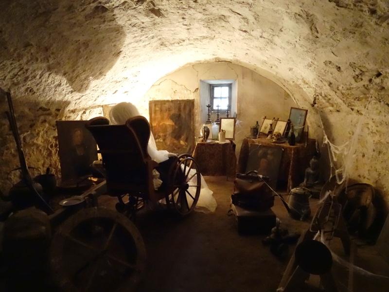 Spooky_cellar