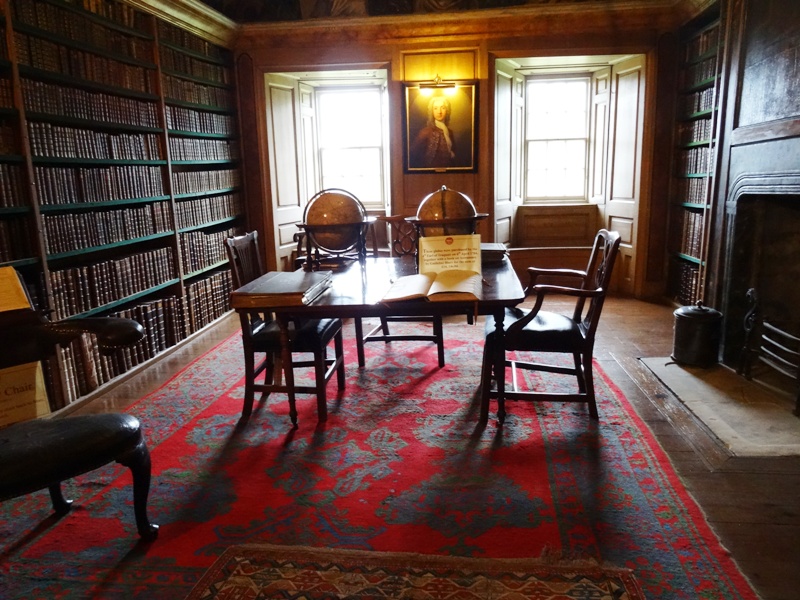Traquair_Library