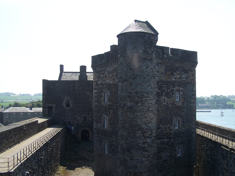 Blacknesscastlecourtyard