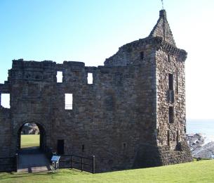 StAndrewsCastle1