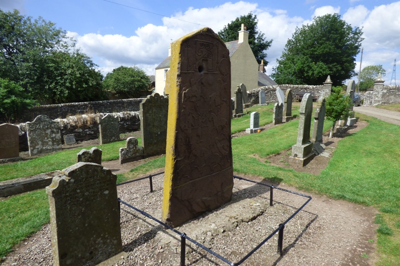 Aberlemno Churchyard cross - battle scene side