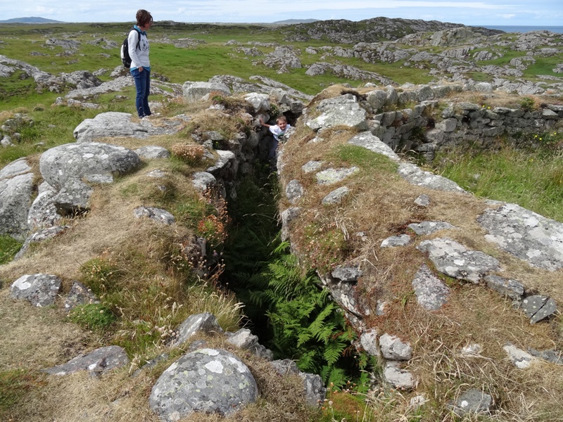 Dun Mor Broch cavity between inner and outer walls