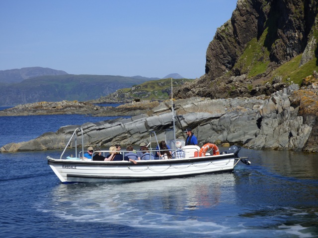 Easdale Ferry departing Ellenabeich