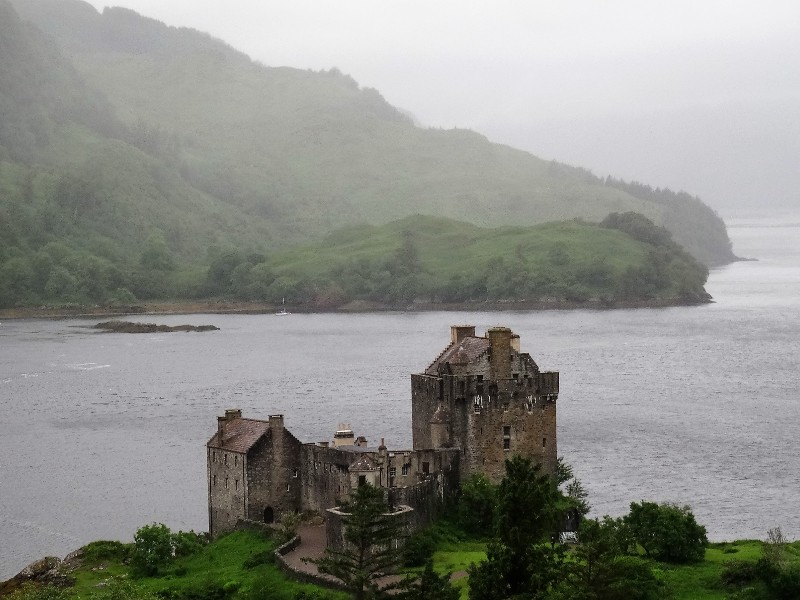 Eilean Donan castle at Dornie (near Skye)