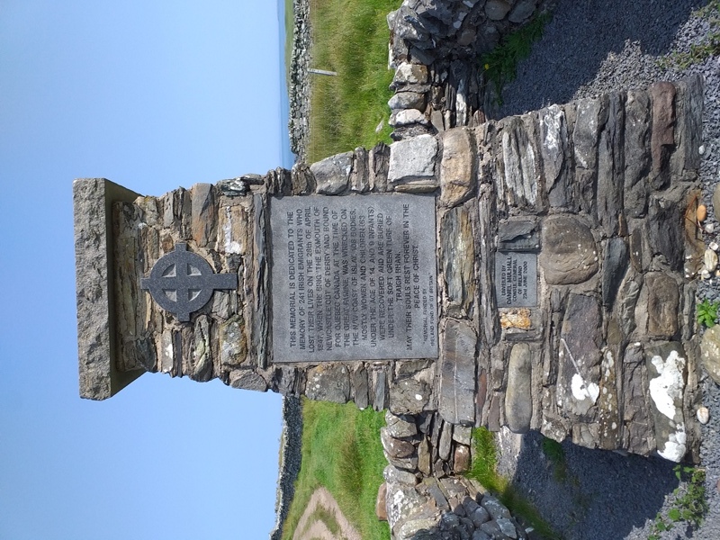 Memorial to victims of the "Exmouth" shipwreck