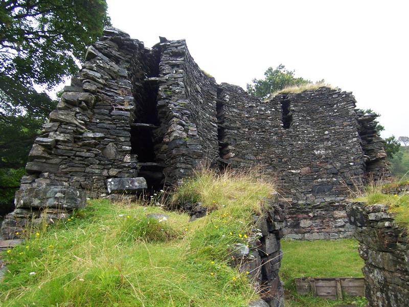 View showing internal structure of Dun Telve Broch at Glenelg