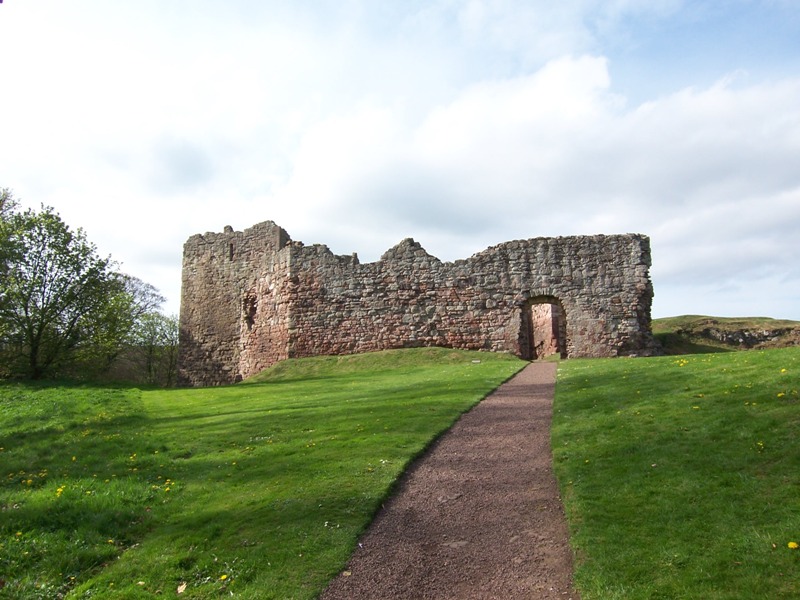 Approach to Hailes Castle from road