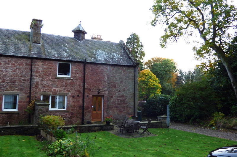 Self catering cottage at Kinblethmont estate