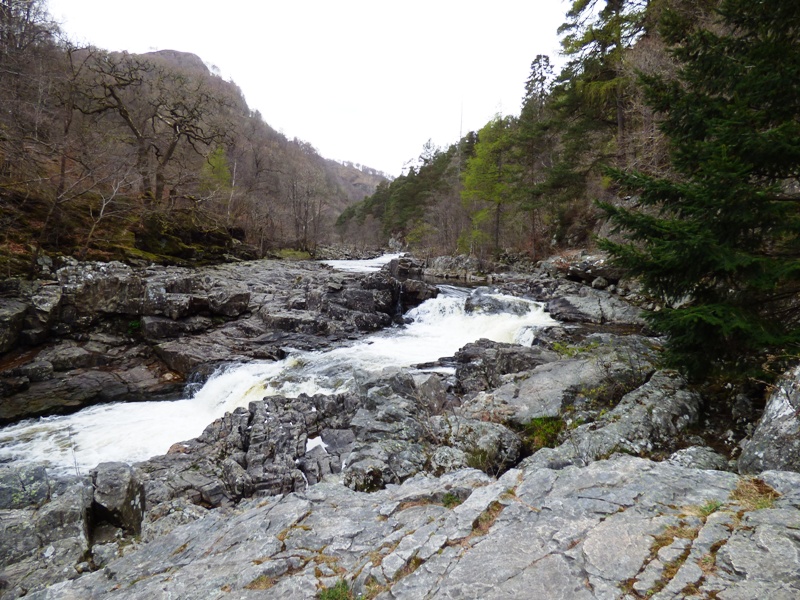 Linn o Tummel waterfall