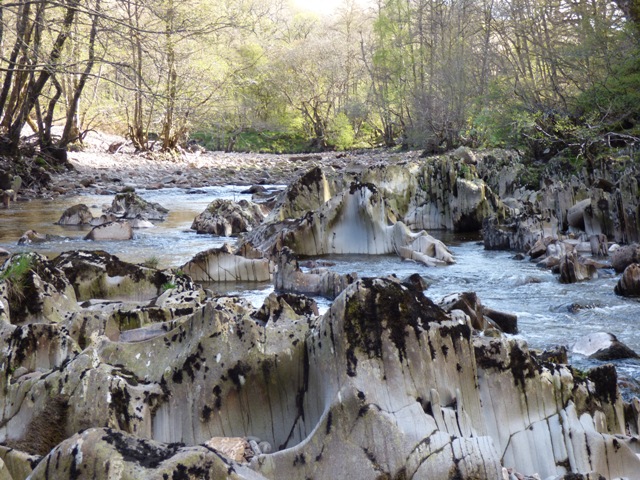 Unusual rock forms at Monessie Gorge