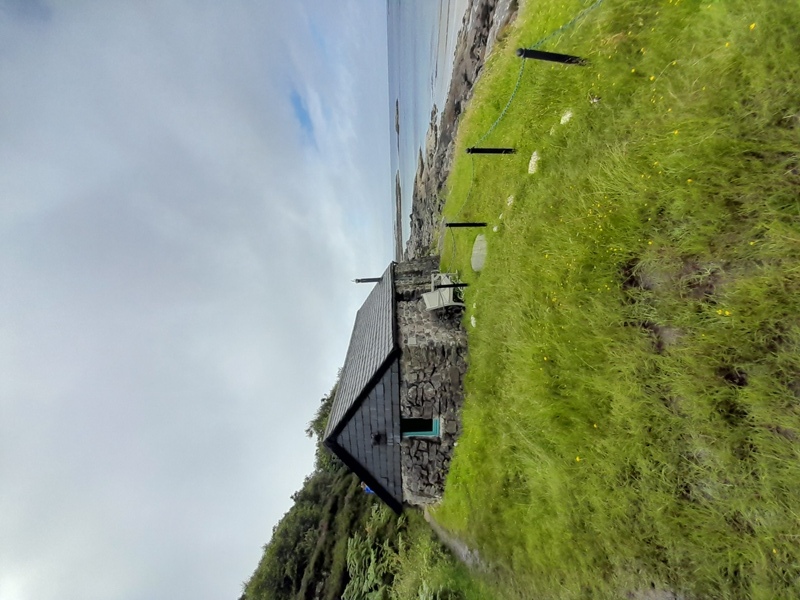 Romantic cottage overlooking Sanna Bay