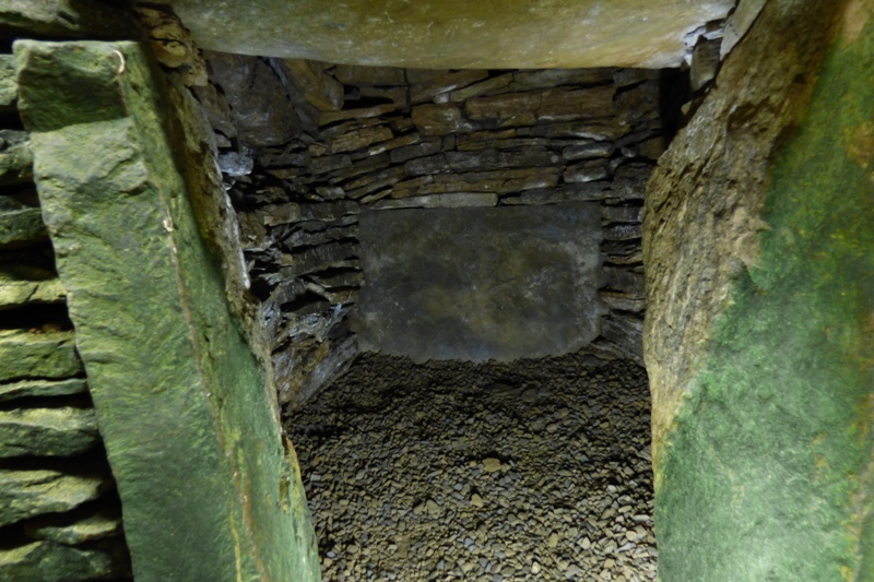 Burial side chamber at Unstan Cairn
