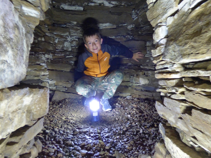 Tight spaces in the side chambers of Wideford Cairn