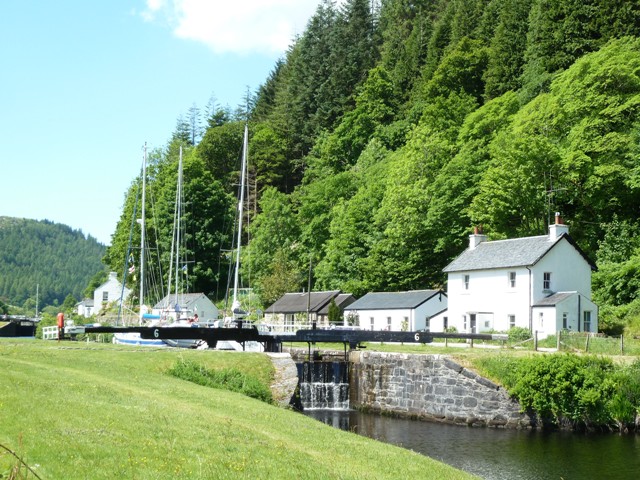 The road beside the Crinan Canal