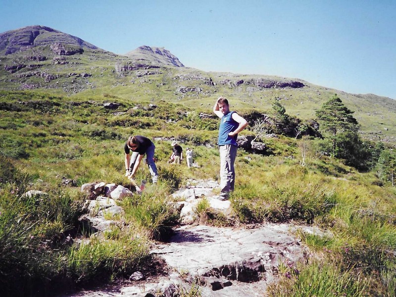 Building a "Grannie Trap" on the path to Beinn Alligin Building a "Grannie Trap" on the path to Beinn Alligin