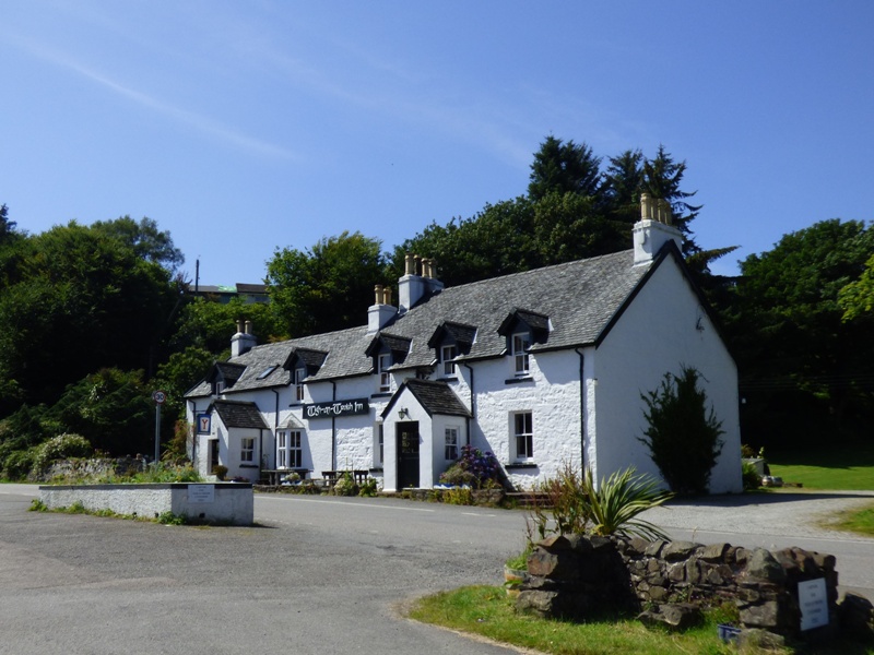 Tigh an Truish inn on a lovely summer day