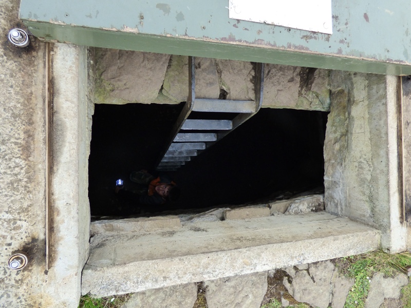 Wideford Cairn entrance hatch 